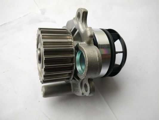 06F121011 Engine Parts Water Pump