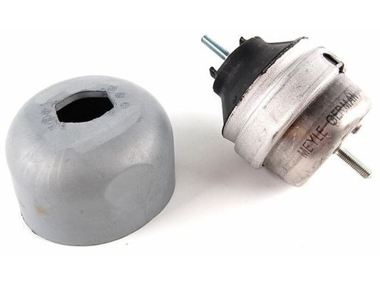 8D0199382M Engine Parts Engine Mount